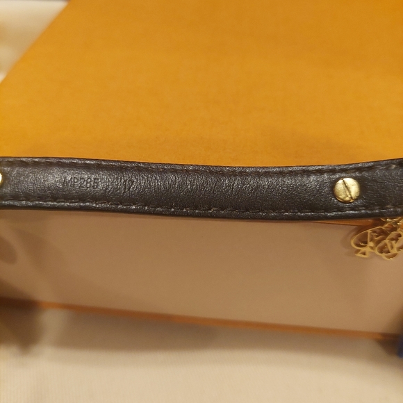 Louis Vuitton Brassiere Game On Bracelet, Size 17, Rare - Picture 14 of 14